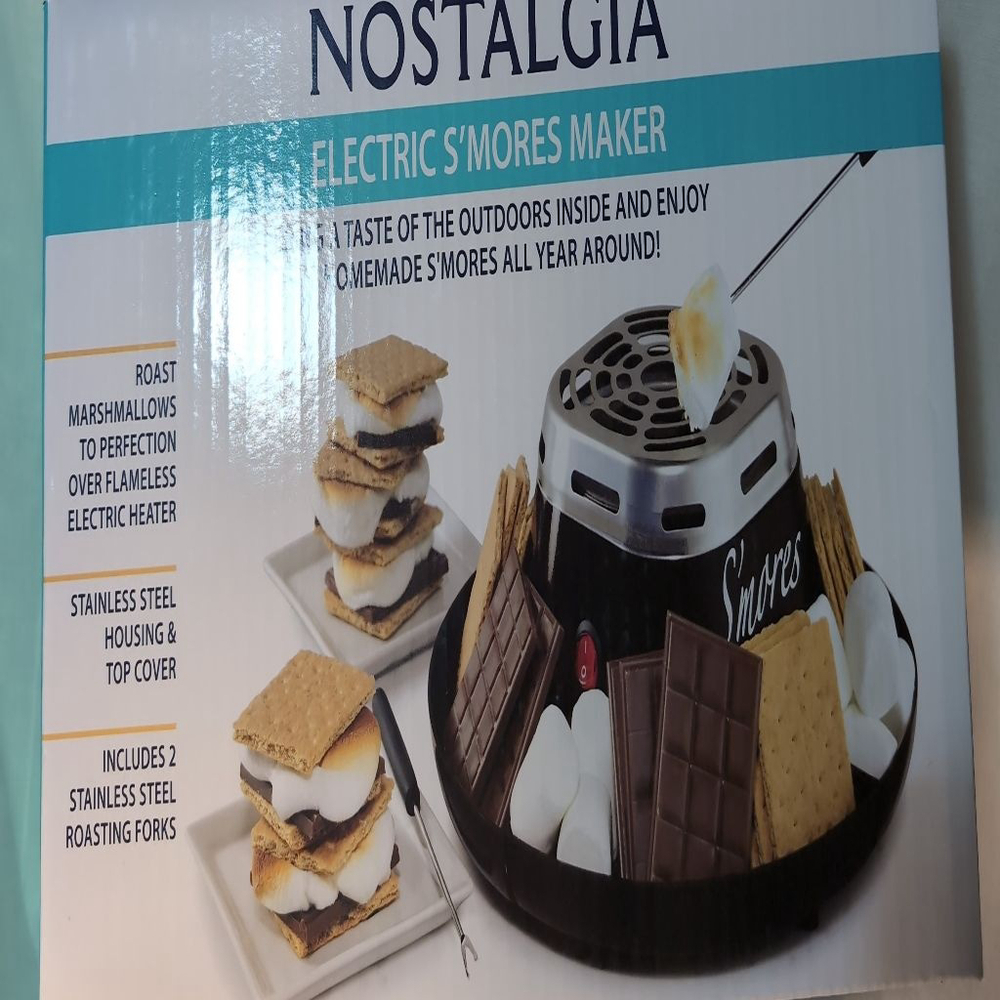 Nostalgia S'mores Kit, New in Box. Electric Element, Four Piece Tray, Two Forks
